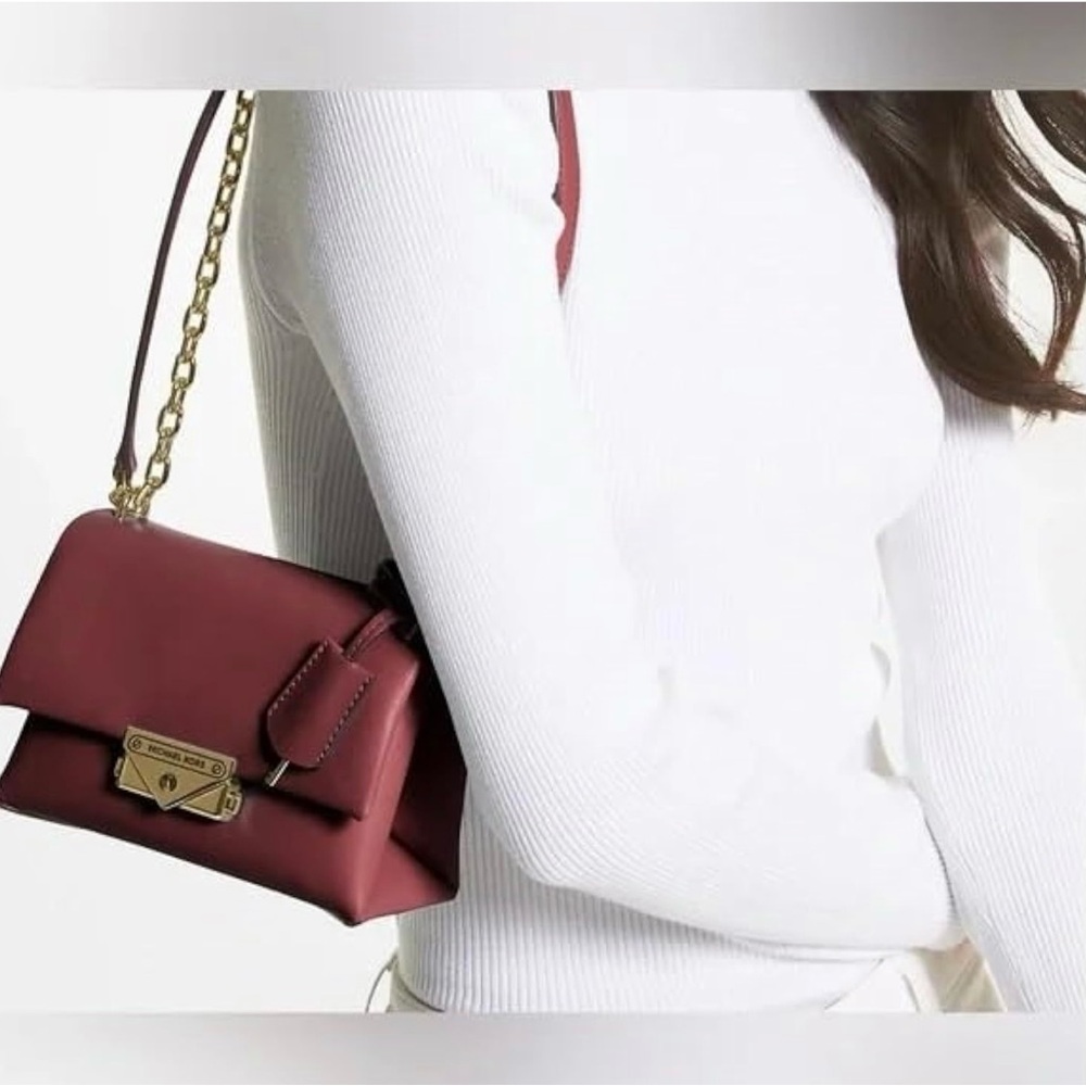 Elegant Burgundy Shoulder Bag